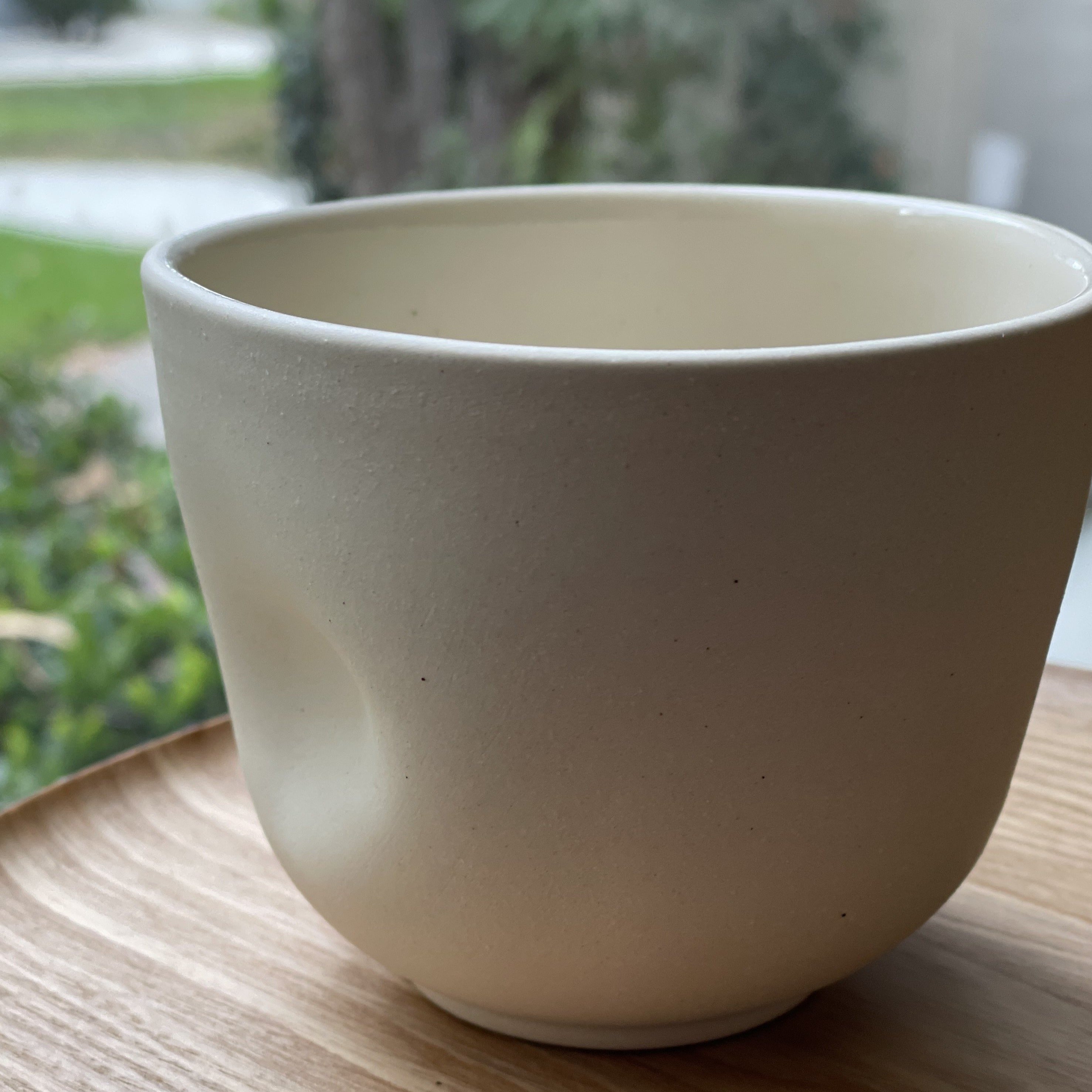 Thumb Cup White by Studio Jungin